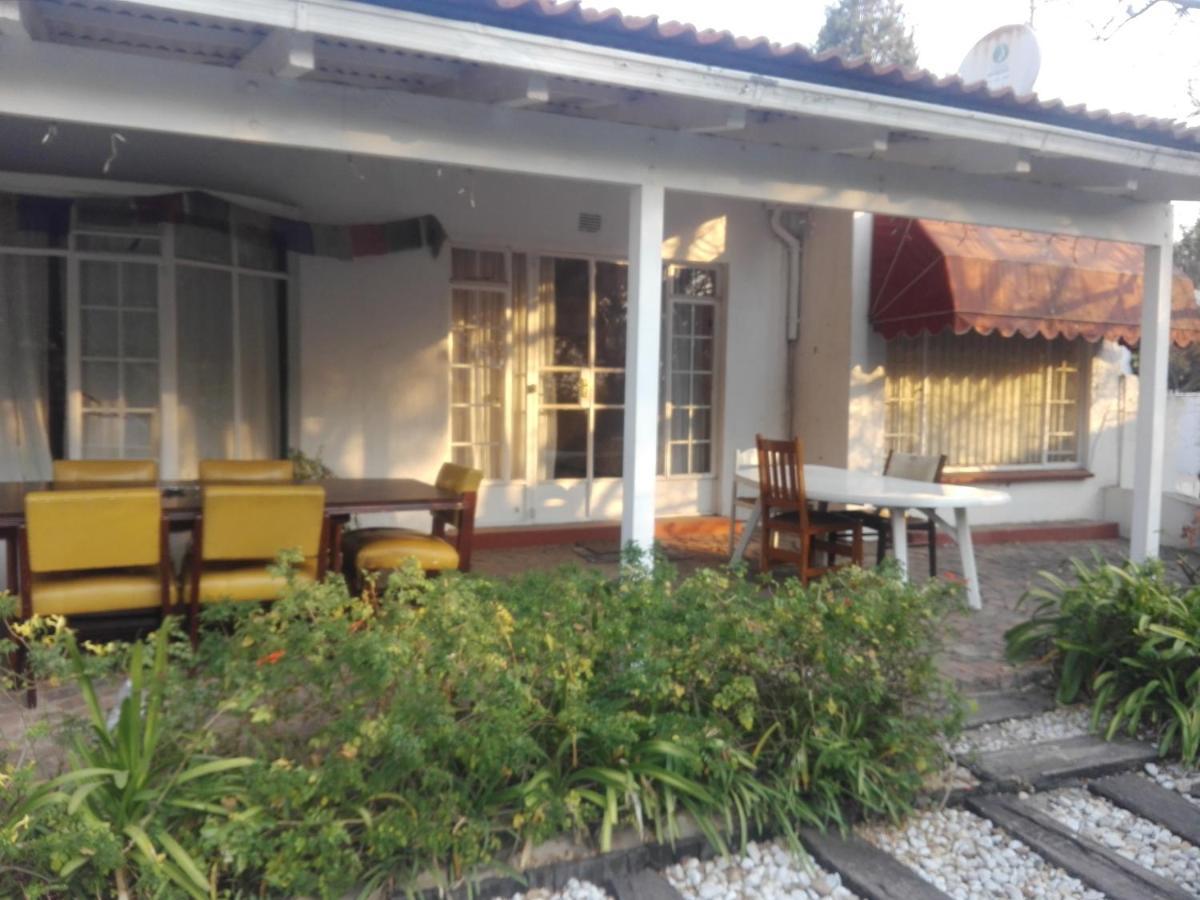 Fourways Guest Lodge Johannesburg Exteriör bild