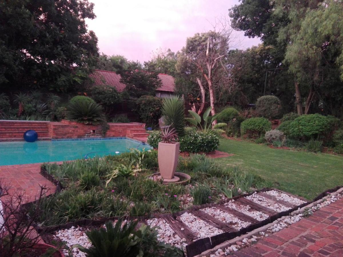 Fourways Guest Lodge Johannesburg Exteriör bild