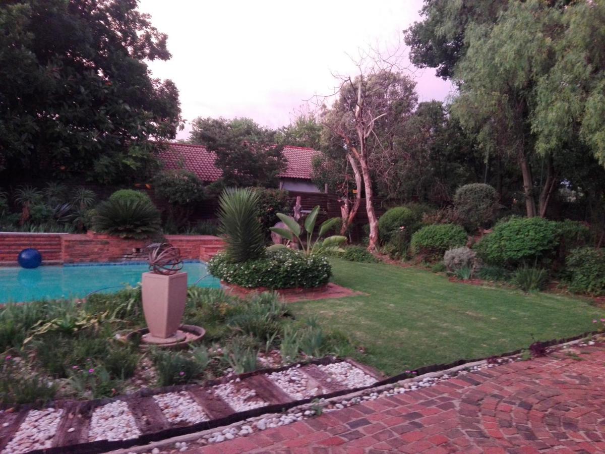 Fourways Guest Lodge Johannesburg Exteriör bild